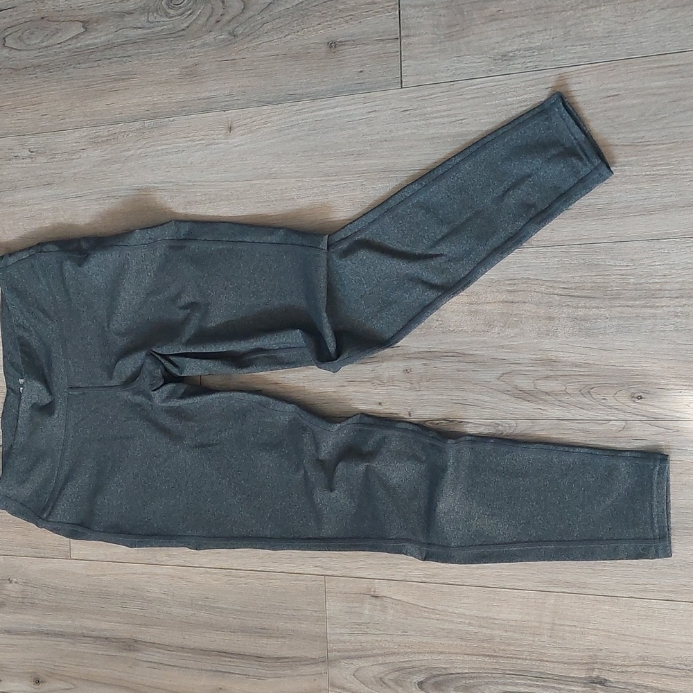 Gap Fit Women's Dark Grey Medium Leggings.